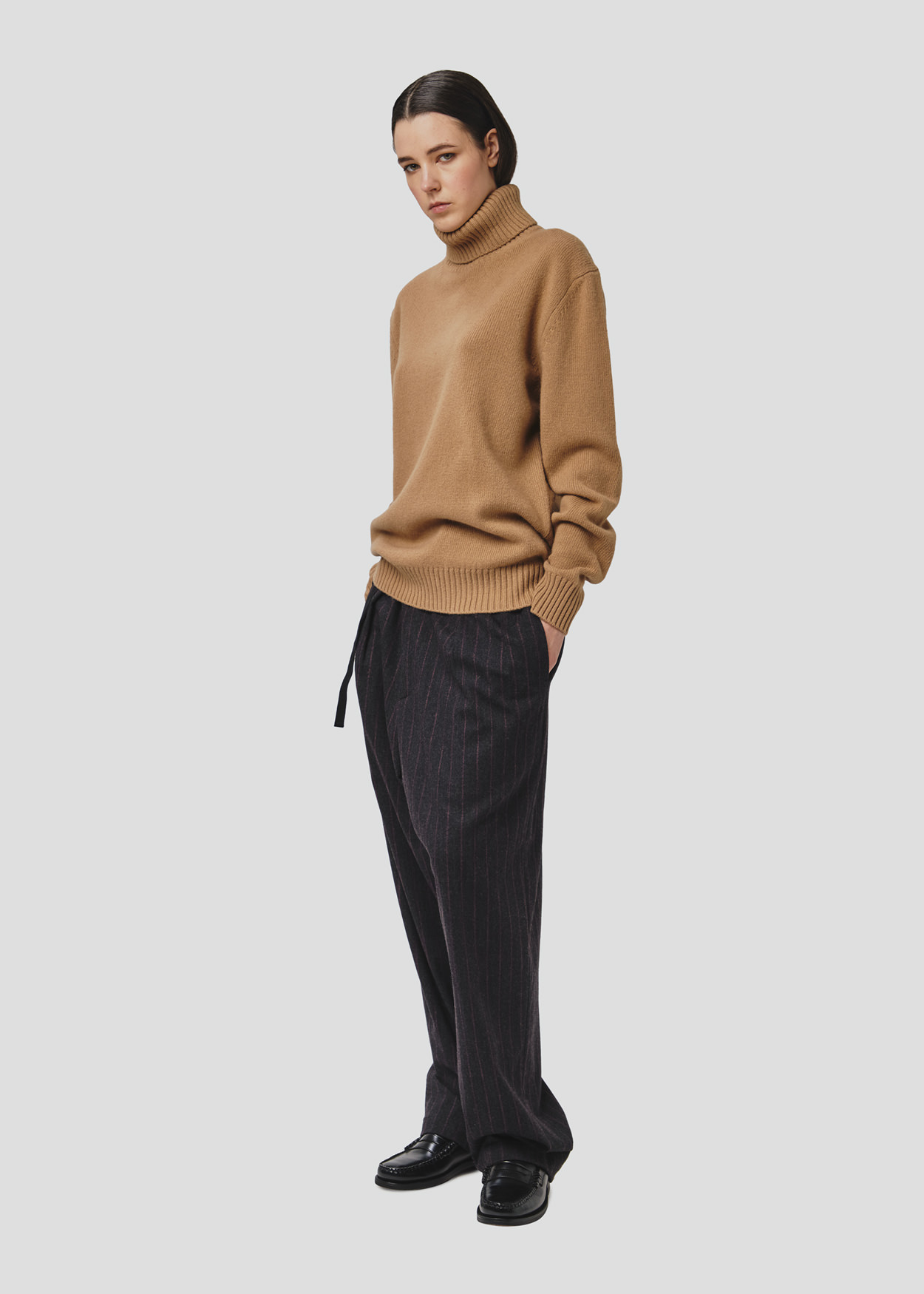 SEVEN GAUGE: LAMBSWOOL HIGH NECK SWEATER CAMEL