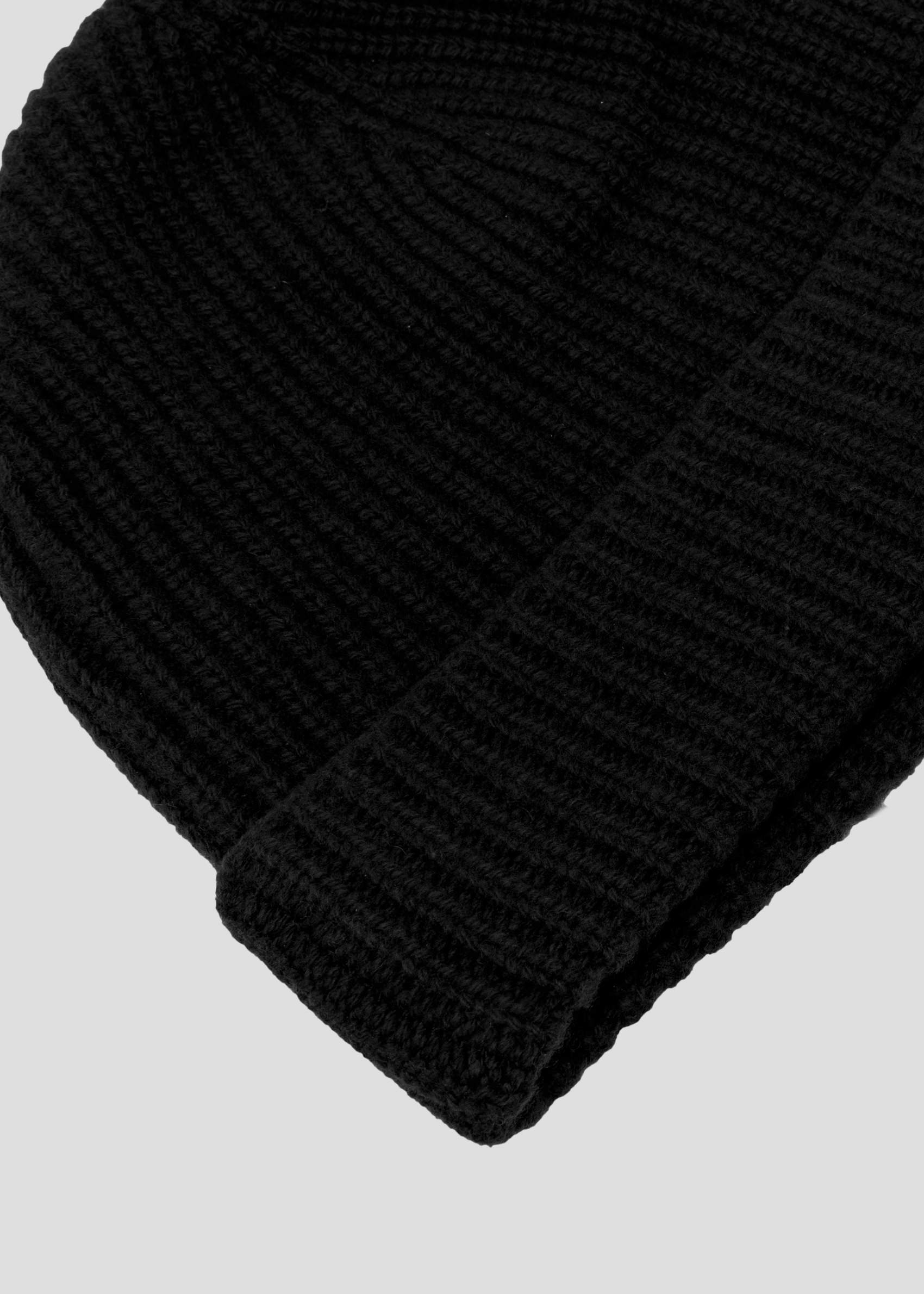 SEVEN GAUGE: LAMBSWOOL BEANIE BLACK