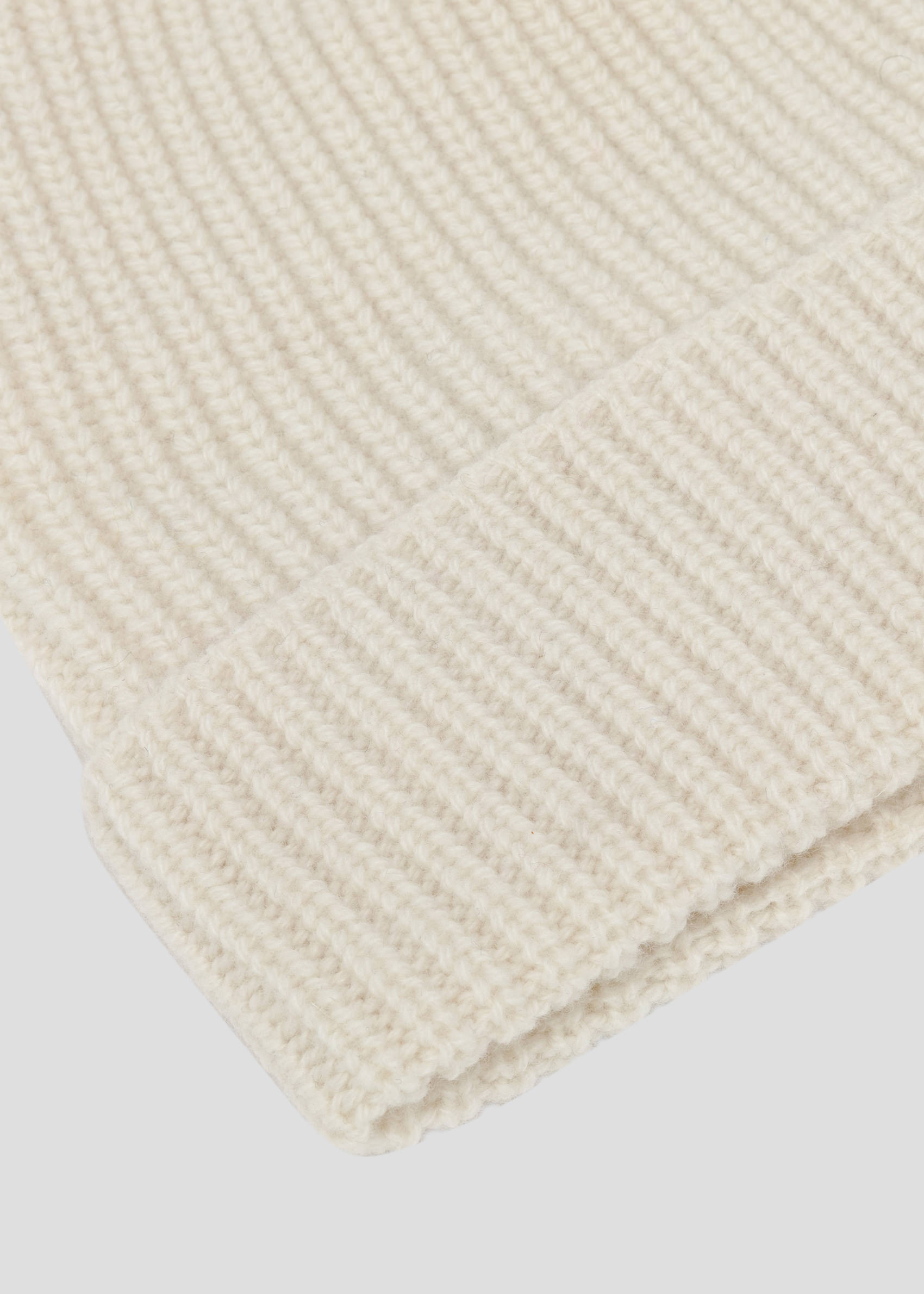 SEVEN GAUGE: LAMBSWOOL BEANIE CREAM