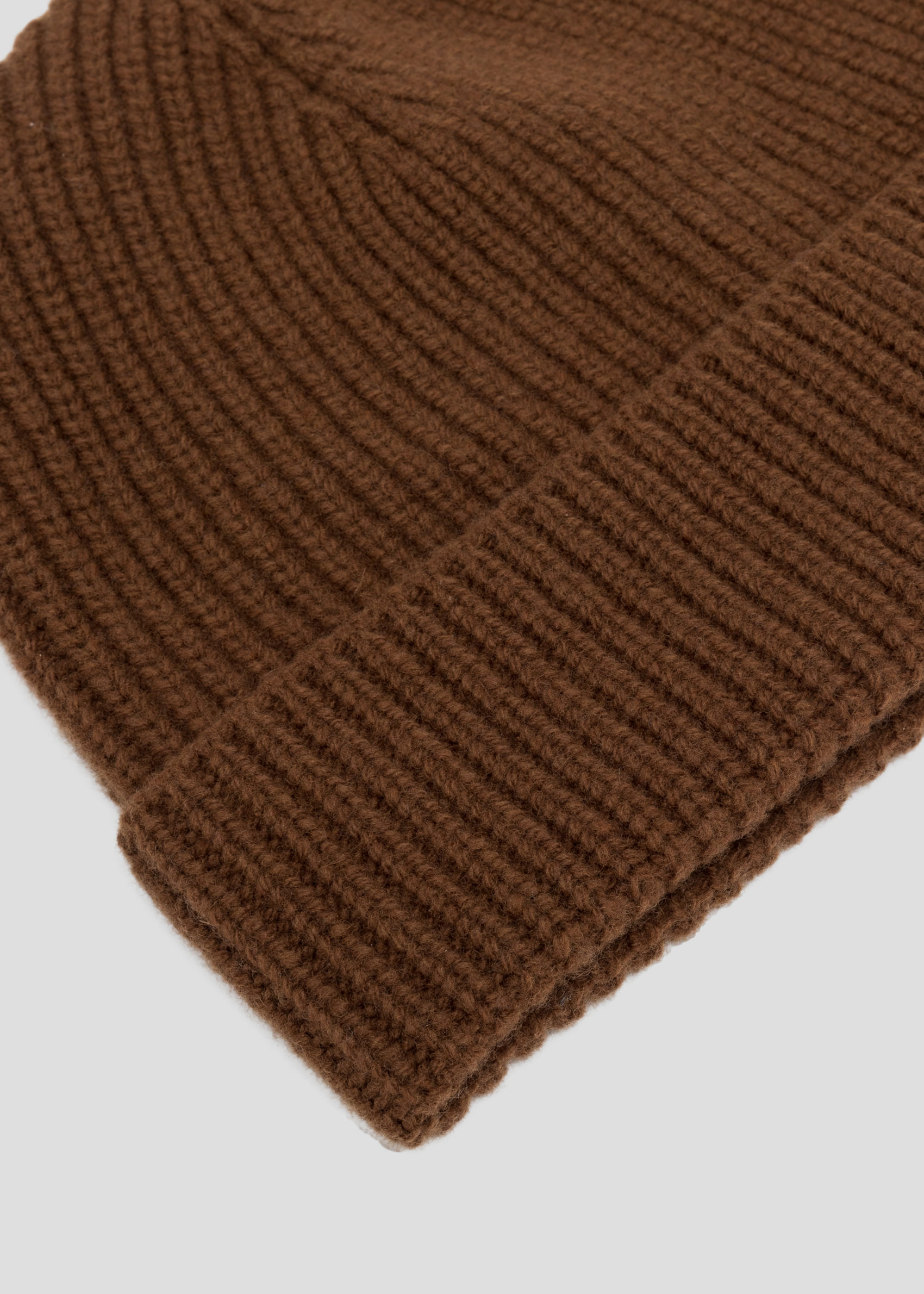 SEVEN GAUGE: LAMBSWOOL BEANIE HAZELNUT