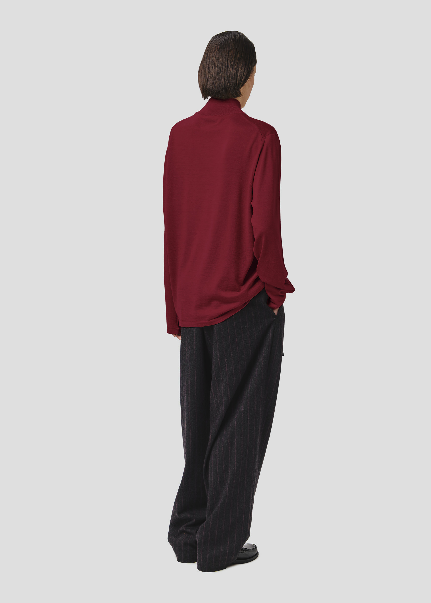 SEVEN GAUGE: MERINOS SILK MOCK NECK BURGUNDY