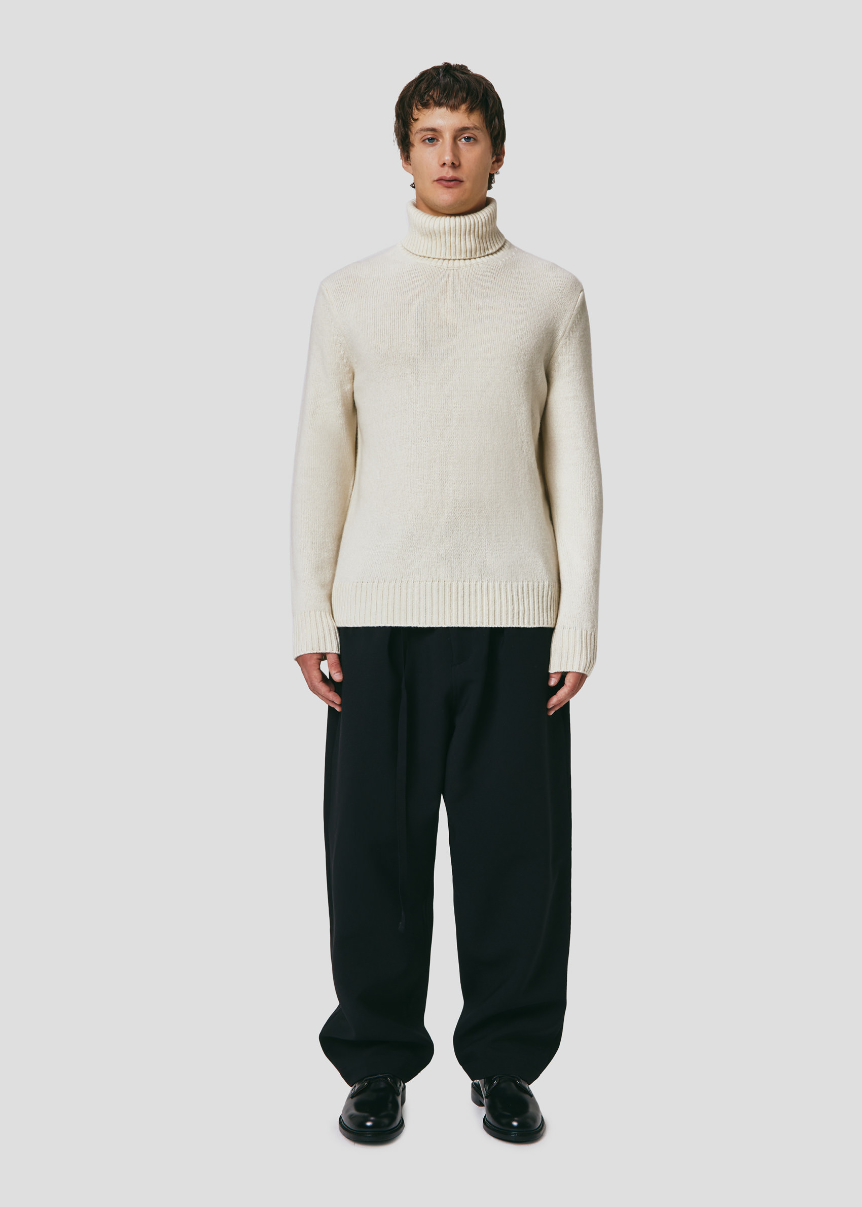 SEVEN GAUGE: LAMBSWOOL HIGH NECK SWEATER CREAM