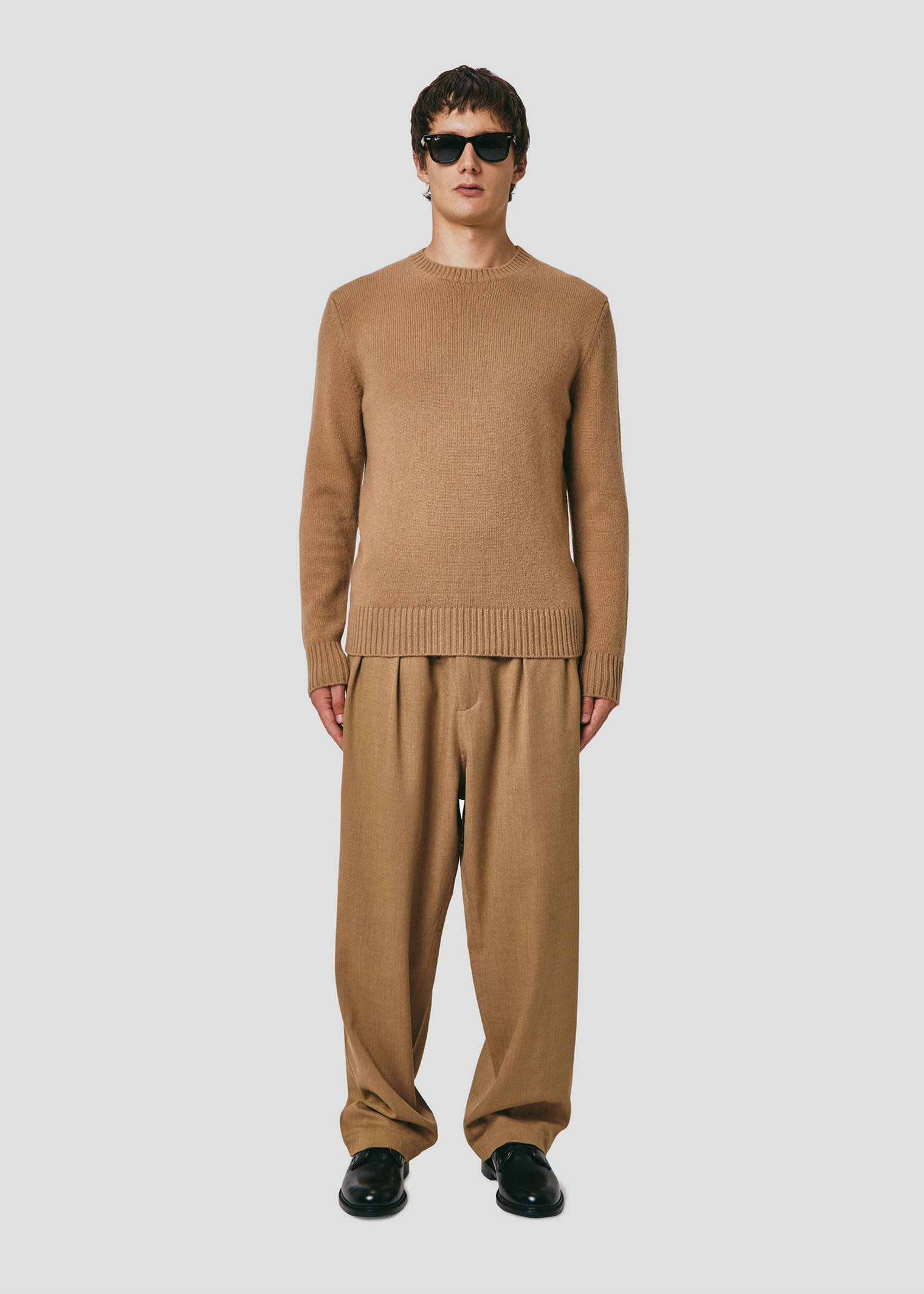 SEVEN GAUGE: LAMBSWOOL CREW NECK SWEATER CAMEL