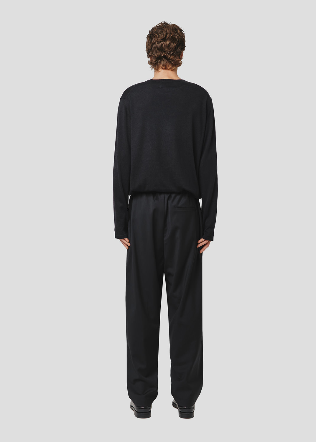 SEVEN GAUGE: PLEATED TROUSERS TROPICAL WOOL BLACK